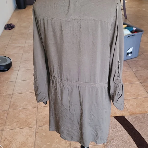 Olive green zip up shirt/jacket type - Picture 5 of 10